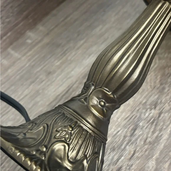 Tiffany style stained glass lamp - Picture 14 of 14